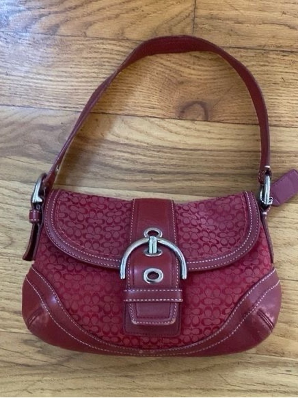Coach Red bags LOOKING